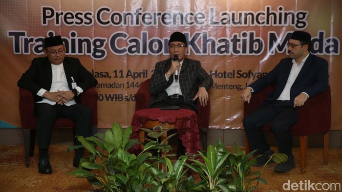 MUI Akan Gelar Pelatihan Calon Khatib Muda Majelis Ulama Indonesia bersama BSI Maslahat akan memberikan pelatihan calon khotib muda di Jabodetabek. Program ini akan dilaksanakan 12-13 Mei 2023 di Jakarta.