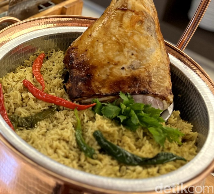 Nasi Kebuli Tiger Prawn Khas Rempah Timur Tengah Hotel Alana Surabaya