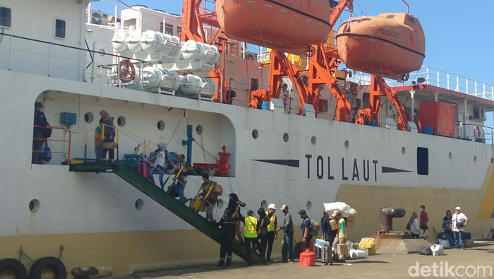 pelabuhan tanjung perak