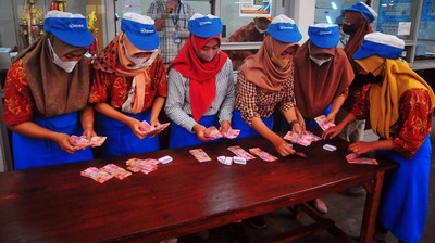 Asyik! Buruh Pabrik Rokok Djarum Kebagian THR Rp 117 M