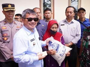 Pemkab Garut Salurkan Bantuan Beras ke 283 Ribu KPM Sebelum Lebaran
