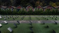 Ada pula kompleks tugu peringatan pertambangan Soton yang bertujuan untuk penghormatan kepada ribuan pekerja yang meninggal saat menambang batu bara.