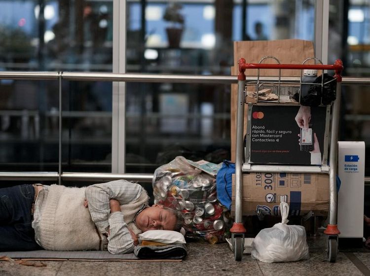 Penampakan Bandara Buenos Aires Jadi Penampungan Tunawisma