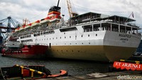 Kapal Nggapulu ini tujuan Surabaya, Makassar, Ambon dan Fak Fak.
