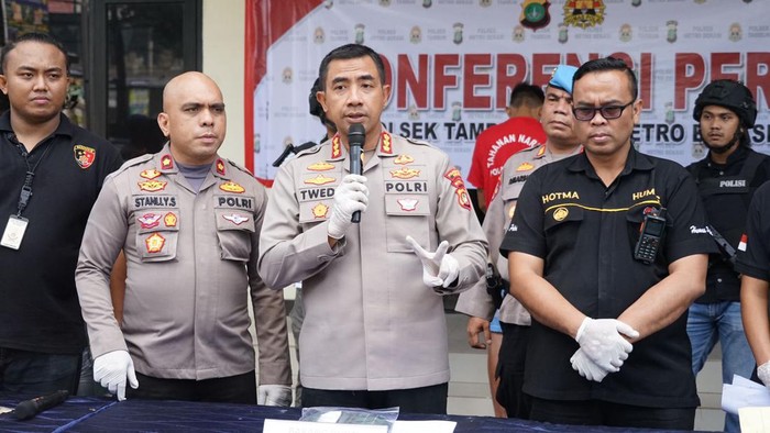 Pria di Tambun Bekasi ditangkap usai kedapatan tengah beraksi mengganjal mesin ATM. Pelaku sempat kabur usai ditangkap hingga kemudian diamuk massa. (dok Istimewa)