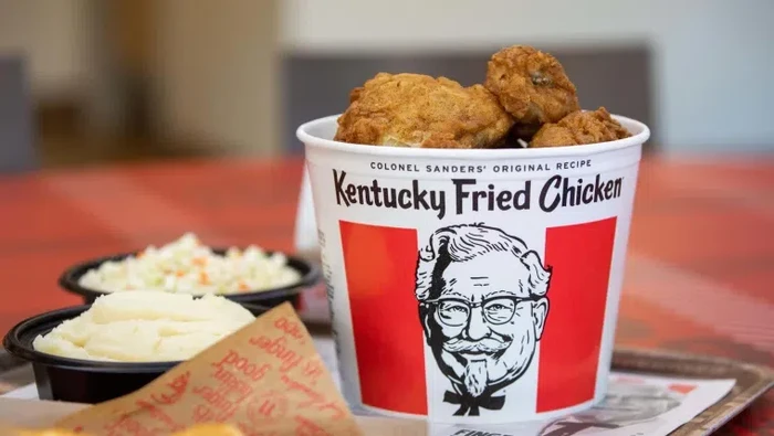 Pria Ini Rela Keliling Dunia, Demi Cicip Ratusan Menu KFC di Berbagai Negara