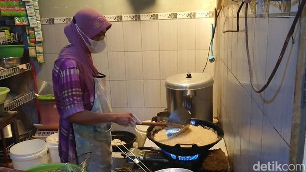 Produsen keripik jamur di Tulungagung yang cuan saat Ramadhan