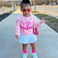 Oleh sang bunda, pemilik followers 123 ribu di Instagram itu pun diarahkan dalam berpose sehingga mendapatkan foto-foto bak model profesional. Foto: dok. Instagram/@queenkye.18