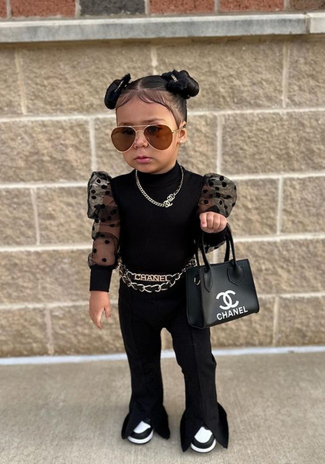 Queen Kye, begitu balita ini dikenal di media sosial. Kye punya penampilan yang mencuri perhatian dengan busana layaknya wanita dewasa. Foto: dok. Instagram/@queenkye.18