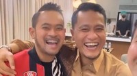 Tidak sendirian, Juragan 99 mengajak juga Gus Miftah. Foto: Instagram
