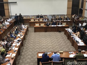 Komisi III DPR Rapat Bersama Mahfud-Srimul Bahas Transaksi Janggal Rp 349 T