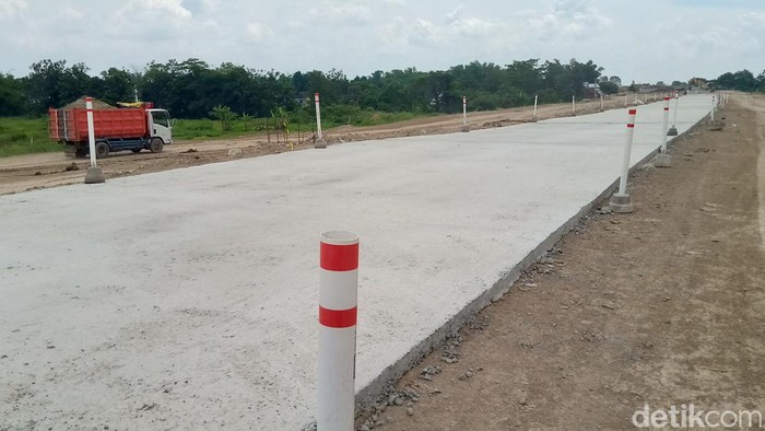 Ruas Tol Jogja-Solo di Polanharjo Klaten Dikebut Sambut Mudik. Foto diambil Selasa (11/4/2023).