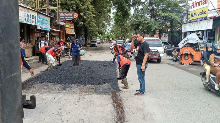 Sejumlah Jalan di Lebak Diperbaiki