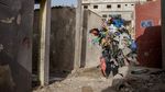 Semangat Manusia Plastik Lawan Pencemaran Lingkungan di Senegal
