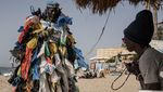 Semangat Manusia Plastik Lawan Pencemaran Lingkungan di Senegal