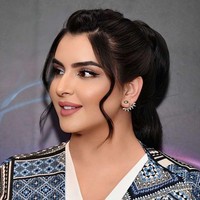 Meski telah mengumumkan pernikahan, tidak ada foto pernikahan keduanya. Di Instagram mereka masing-masing hanya memajang foto sendiri. Foto: dok. Instagram