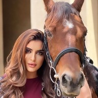 Layaknya bangsawan lainnya, Sheikha juga hobi berkuda. Di Instagramnya, dia menunjukkan koleksi kuda kesayangannya. Foto: dok. Instagram