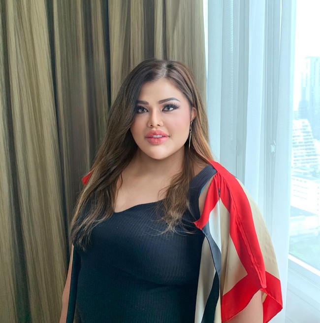 Setelah menikah, rupanya Shindy Samuel mengalami kenaikan berat badan drastis. Kini penampilannya pun jadi berubah dan jauh berbeda dengan penampilannya dulu saat menikah. Foto: Instagram/@rendyshindy_samuel