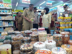 Makanan Kedaluwarsa-Berjamur Ditemukan saat Sidak Swalayan & Pasar Boyolali