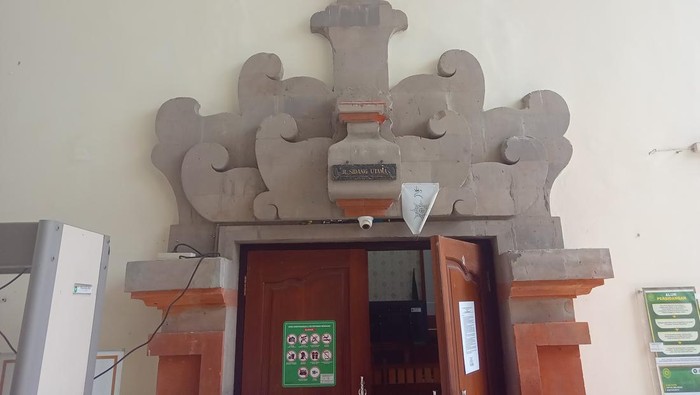 Sidang vonis eks pegawai Kantor Pos berlangsung online dari PN Denpasar, Selasa (11/4/2023).