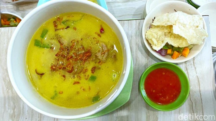 Soto Sengkel, hidangan berkuah kaya citarasa nusantara yang dijual di Karawang