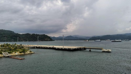 Suasana Pelabuhan Gili Mas di Kecamatan Lembar, Lombok Barat, NTB, Selasa (11/4/2023).
