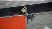 Pemerintahan Taliban telah melarang anak perempuan masuk sekolah dan hadir di ruang kelas di atas kelas enam SD hingga jenjang universitas. Larangan juga berlaku kepada sebagian besar jenis pekerjaan, termasuk pekerjaan di PBB. Kaum perempuan juga dilarang berada di ruang publik seperti taman dan pusat kebugaran.  