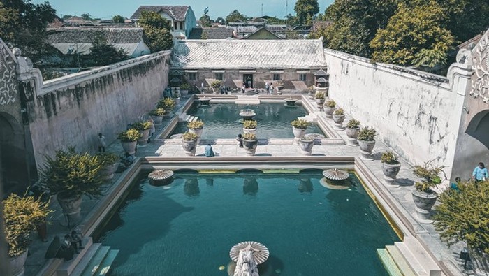 Kolam mandi Taman Sari, Yogyakarta.