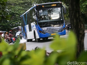 Menanti Keputusan Pemprov DKI soal Usul Tarif TransJ Naik