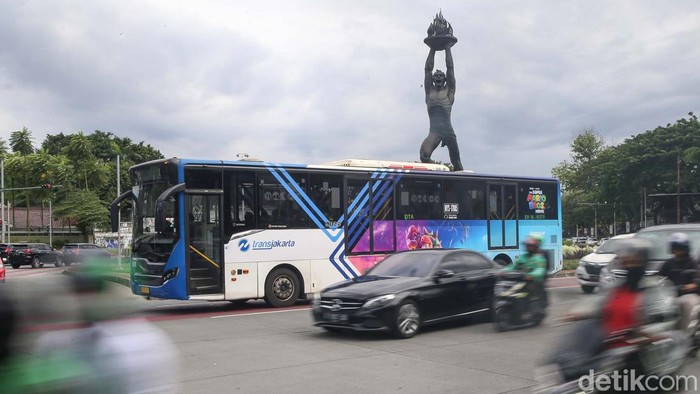 Tarif TransJakarta Diusulkan Naik Jadi Rp 5.000, Setuju Nggak? Dewan Transportasi Kota Jakarta (DTKJ) saat ini sedang mengusulkan kenaikan tarif bus TransJakarta. Bagaimana menurut Anda?