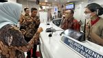 Tinjau Persiapan Outlet Jaga Lebaran