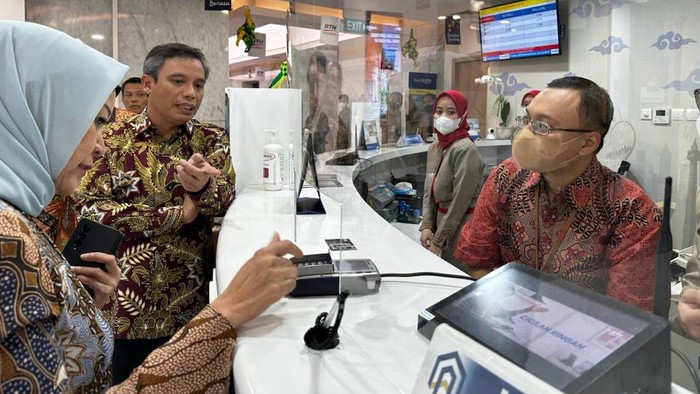 Tinjau Persiapan Outlet Jaga Lebaran Selama libur Hari Raya dari tanggal 19-25 April 2023, Bank BTN cabang konvensional tetap membuka layanan operasional dengan terbatas. Ada dimana saja?