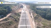 Di seksi 4A terdapat jembatan Cikondang. Foto: Dok. PT Citra Karya Jabar Tol