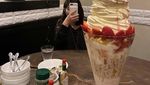Ukurannya Sebesar Kepala Manusia, Ini Dessert Parfait Jumbo di Jepang!