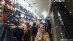 Berburu Baju Beduk di Pasar Baru Bandung