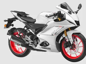 Yamaha R15 Disegarkan, Ada Pilihan Warna Putih