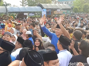 Ngabuburit di Pamekasan, AHY Sampaikan Salam SBY untuk Warga Madura