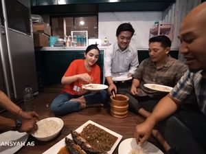 Makan Bareng Karyawan di Rumah, Ashanty Dikritik Jorok