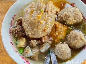 2 Bakso Mantul di Bojonegoro, Topping Tetelan hingga Pangsit Goreng