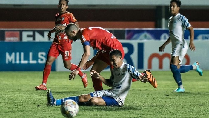 Bali United melawan PSIS Semarang di Stadion Maguwoharjo, Sleman, Rabu (12/4/2023).