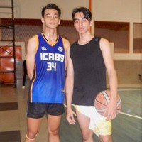 Seperti sang ayah, Fattah rupanya juga sudah terjun ke dunia entertain. Dalam salah satu film yang dibintanginya, Fattah beradu peran dengan Aliando Syarief dan beberapa artis muda lainnya. Foto: Instagram/@fattahsyach