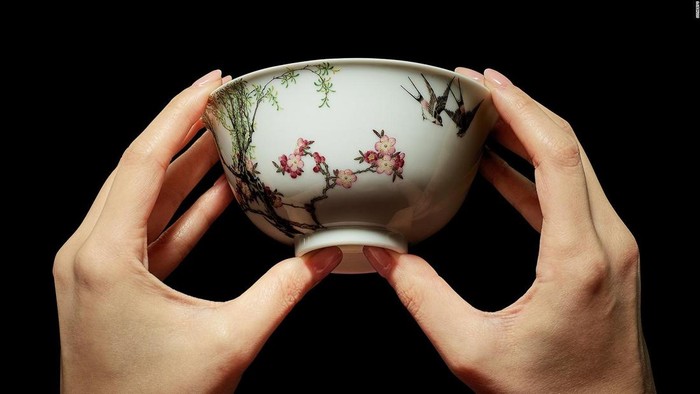 Gokil! Mangkuk China Berusia 300 Tahun Ini Laku Terjual Rp 371 Miliar!