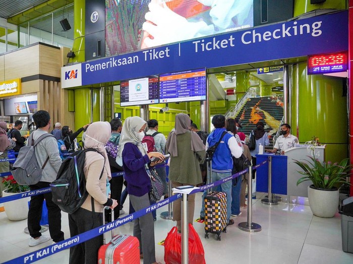 Ilustrasi boarding kereta api