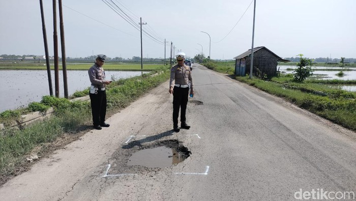jalan berlubang di tuban