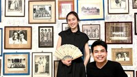 Keduanya melangsungkan pernikahan bertema Peranakan Wedding di Baan Ar-Jor, museum bersejarah sekaligus hotel dan restoran, Phuket, Thailand, pada 1 Maret 2023 silam. (Foto: Facebook/Baan Ar-Jor บ้านอาจ้อ)