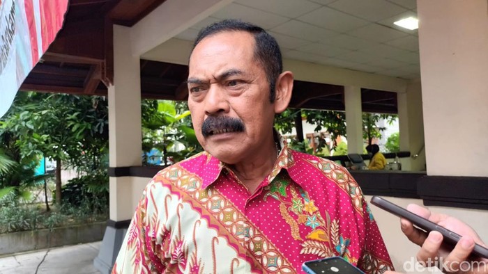 Ketua DPC PDIP Kota Solo FX Hadi Rudyatmo di Balai Kota Solo, Rabu (12/4/2023).