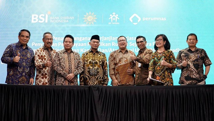 Direktur Sales & Distribution BSI Anton Sukarna, Komisioner BP Tapera Adi Setianto, Direktur Utama BSI Hery Gunardi, Ketua PP Muhammadiyah Muhadjir Effendy, Ketua MEBP PP Muhammadiyah Arif Budimanta, Deputi Komisioner Pemanfaatan Dana BP Tapera Ariev Baginda Siregar, Direktur Pemasaran PT. Perumnas (Persero) Tambok Setyawati, dan Ketua Majelis Dikdasmen PP Muhammadiyah Didik Suhardi.