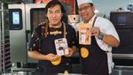 Kocak! Kekonyolan Komeng Saat Jualan Pecel Ayam Kaki Lima