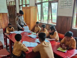 Polri Rekrut 2.600 Orang Asli Papua, Akan Dikerahkan di Program Polisi Mengajar