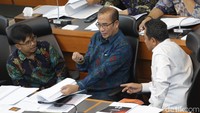 Selain itu, juga membahas perubahan kedua atas peraturan KPU No 10 tahun 2022 tentang pencalonan perseorangan peserta pemilihan umum anggota dewan perwakilan daerah. 